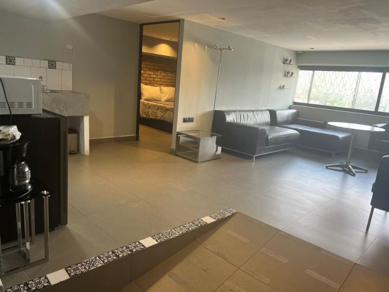 Hotel cápsula Adhoc Mro *