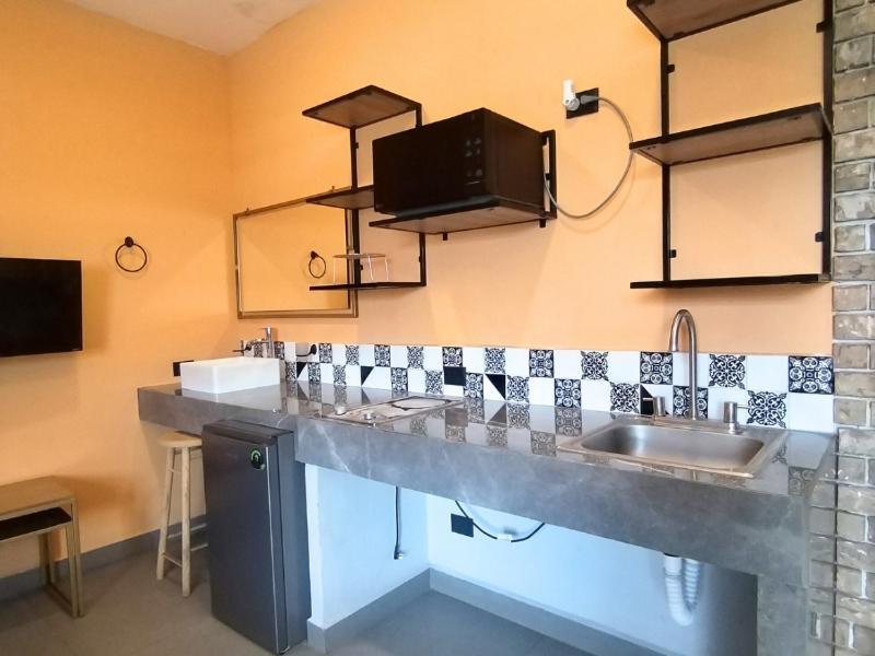 Adhoc Mro Hotel cápsula Monterrey