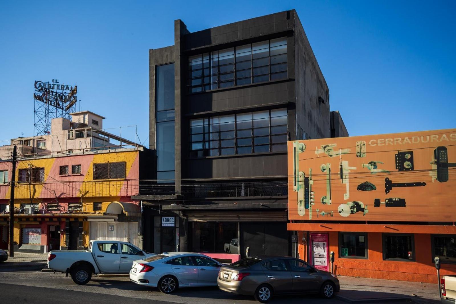 Hotel cápsula Adhoc Mro *